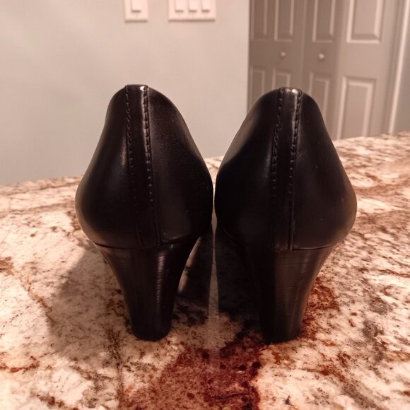 EUC 💥 TORY BURCH PACEY BLACK LEATHER WEDGE HEELS ~ SIZE 7.5 - Picture 3 of 6